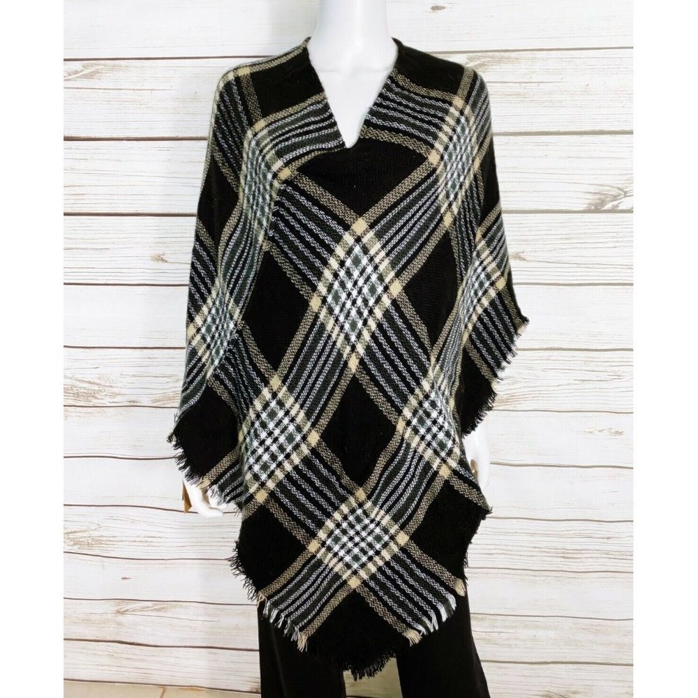 NWT Lava Accessories black white &  cream plaid / checkered V neck poncho OS